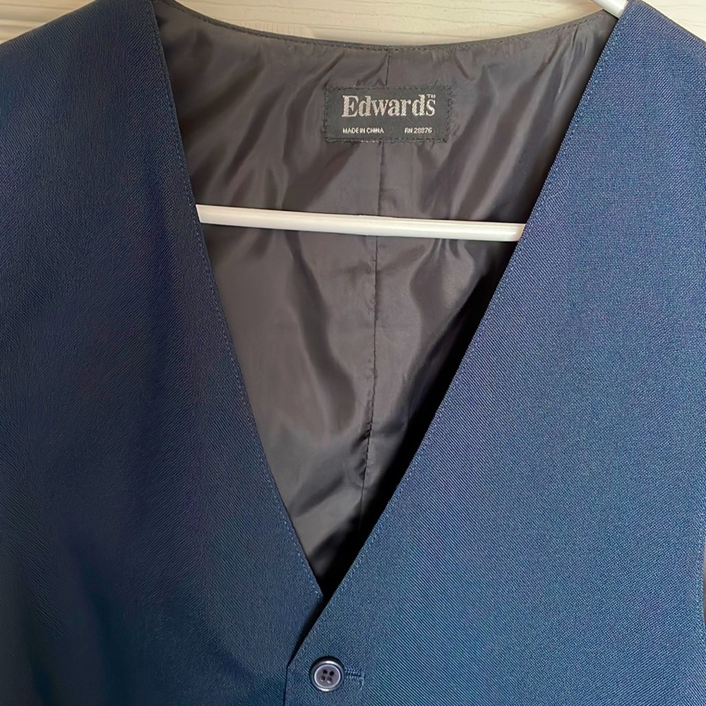 Edwards vest, size medium